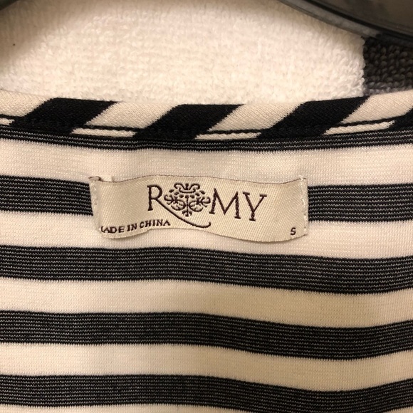 🔥NWOT Dress, never worn so comfy for summer. - Picture 3 of 3